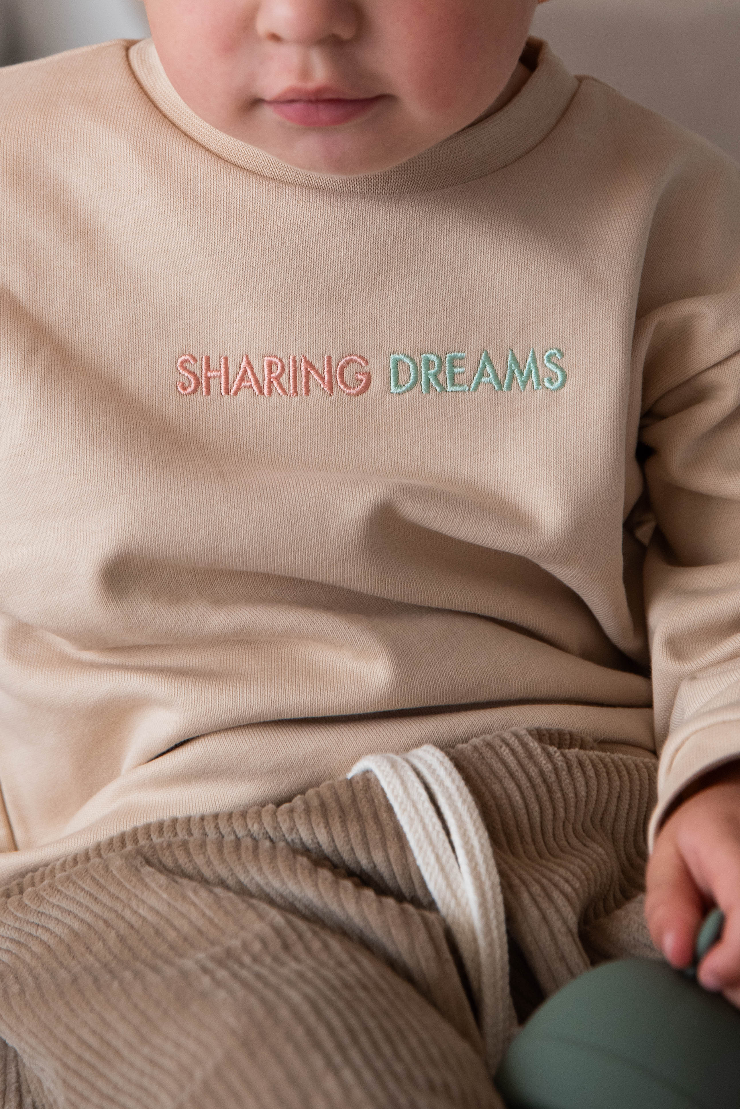 SHARING DREAMS SWEATER