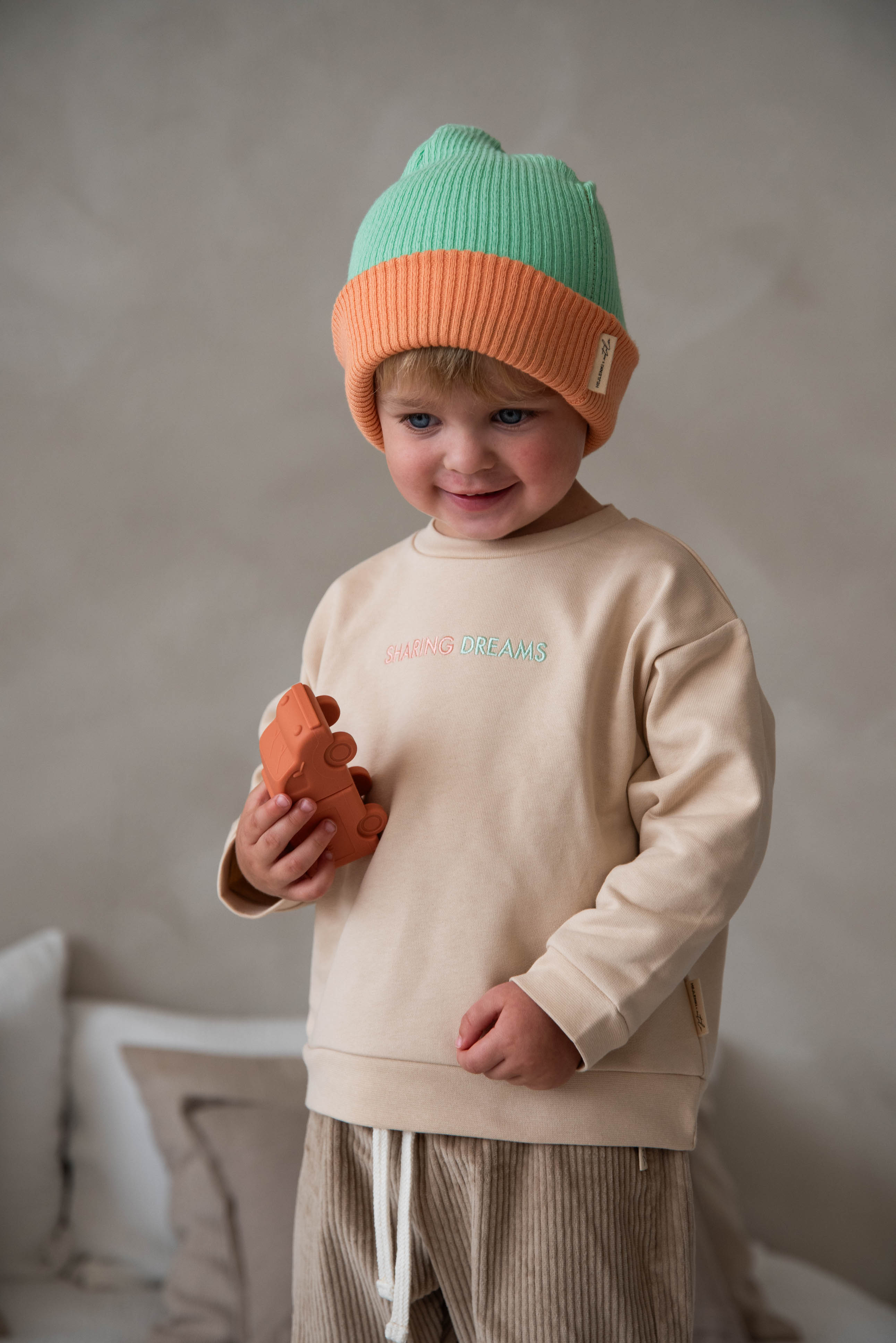 SHARING DREAMS SWEATER