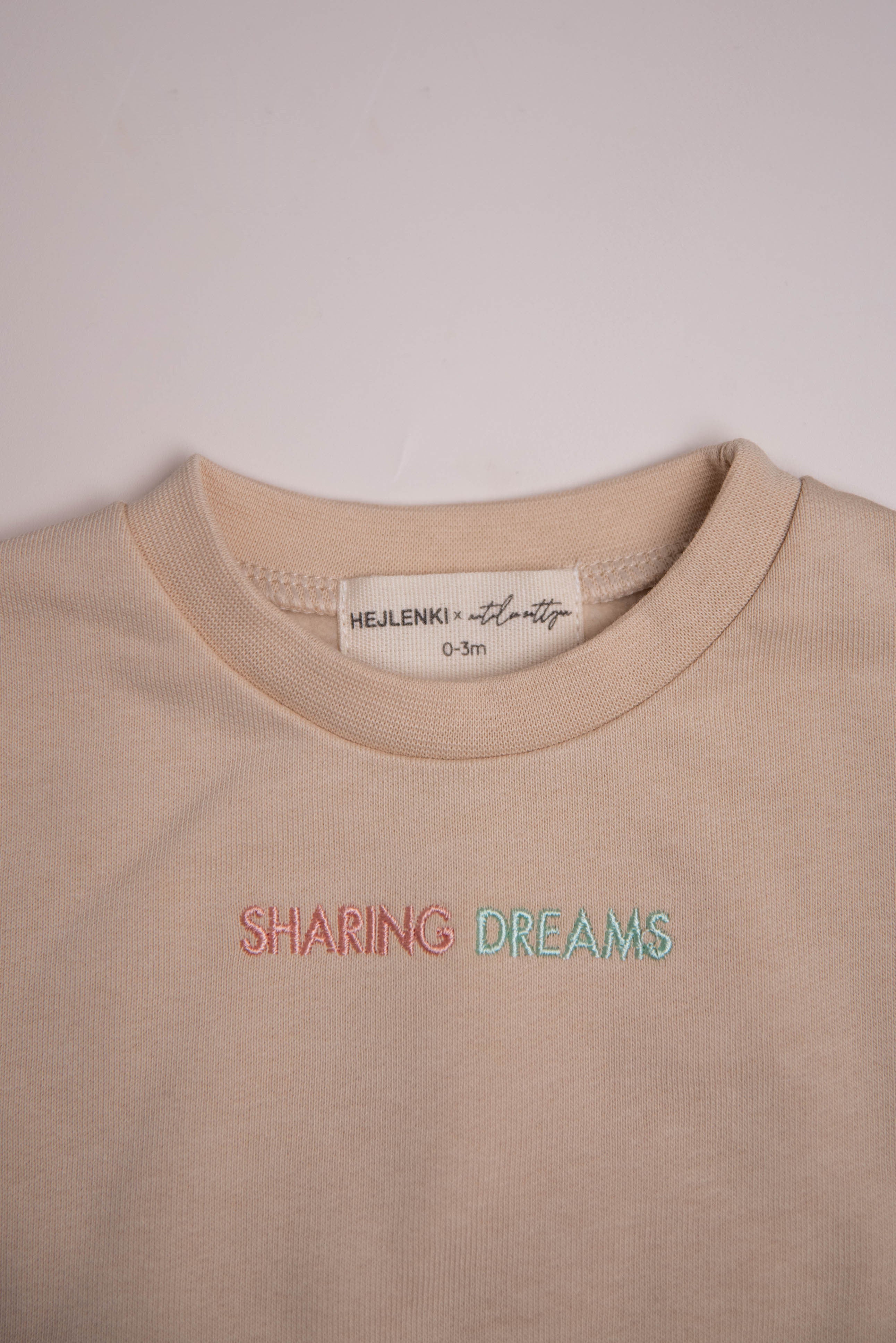 SHARING DREAMS SWEATER