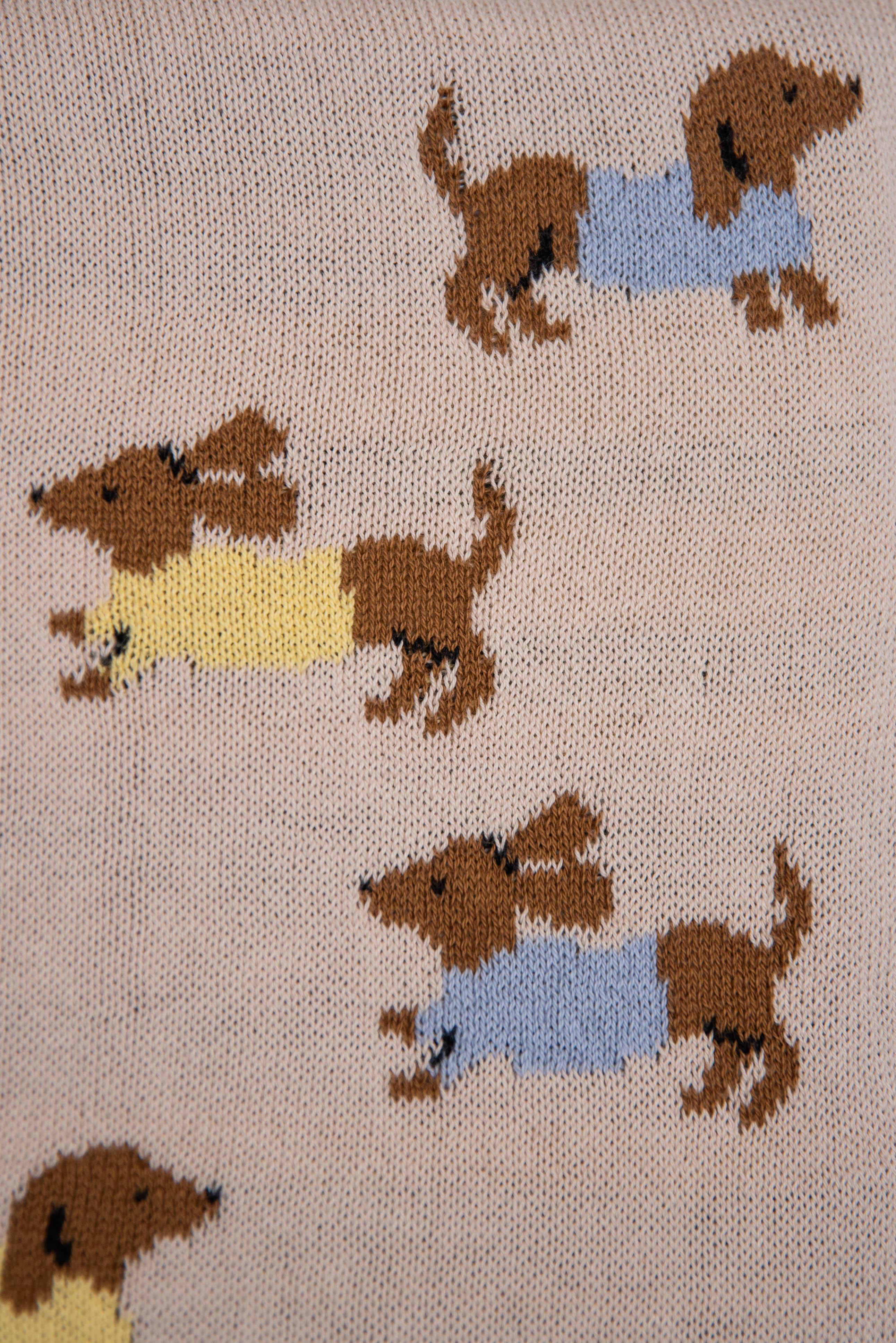 KNIT BLANKET DACHSHUND