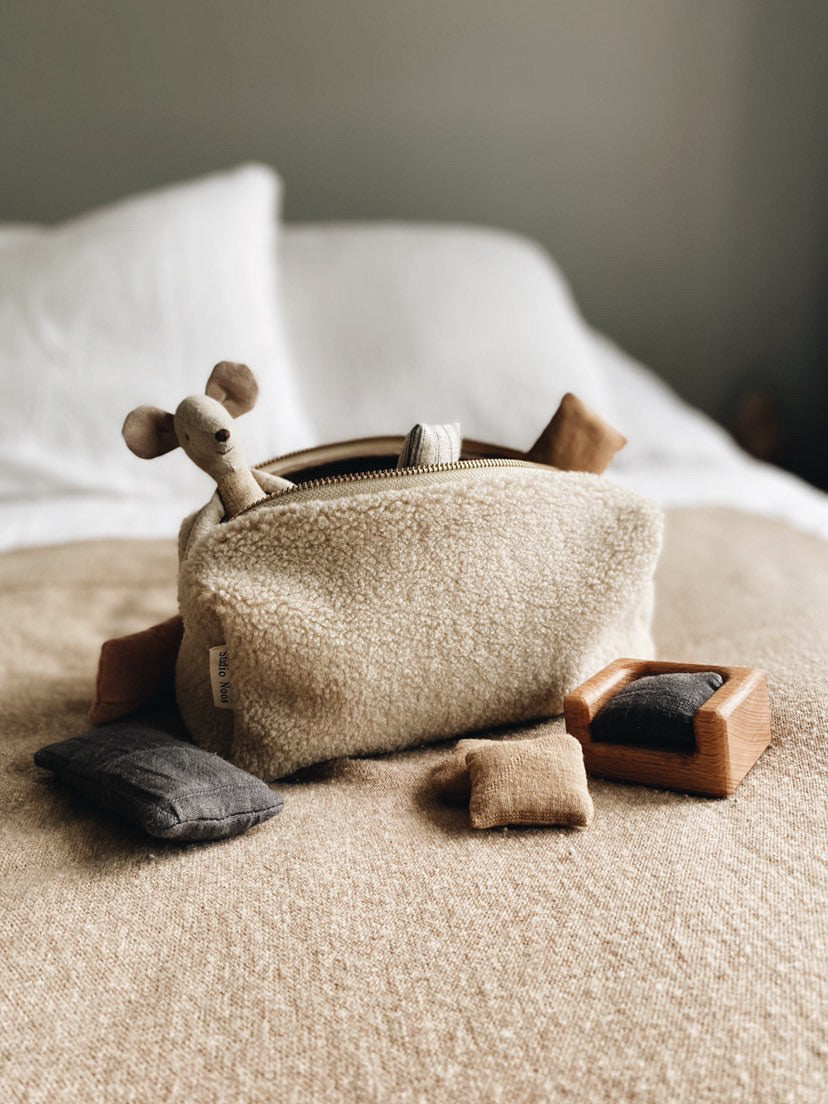 TEDDY POUCH BAG ECRU