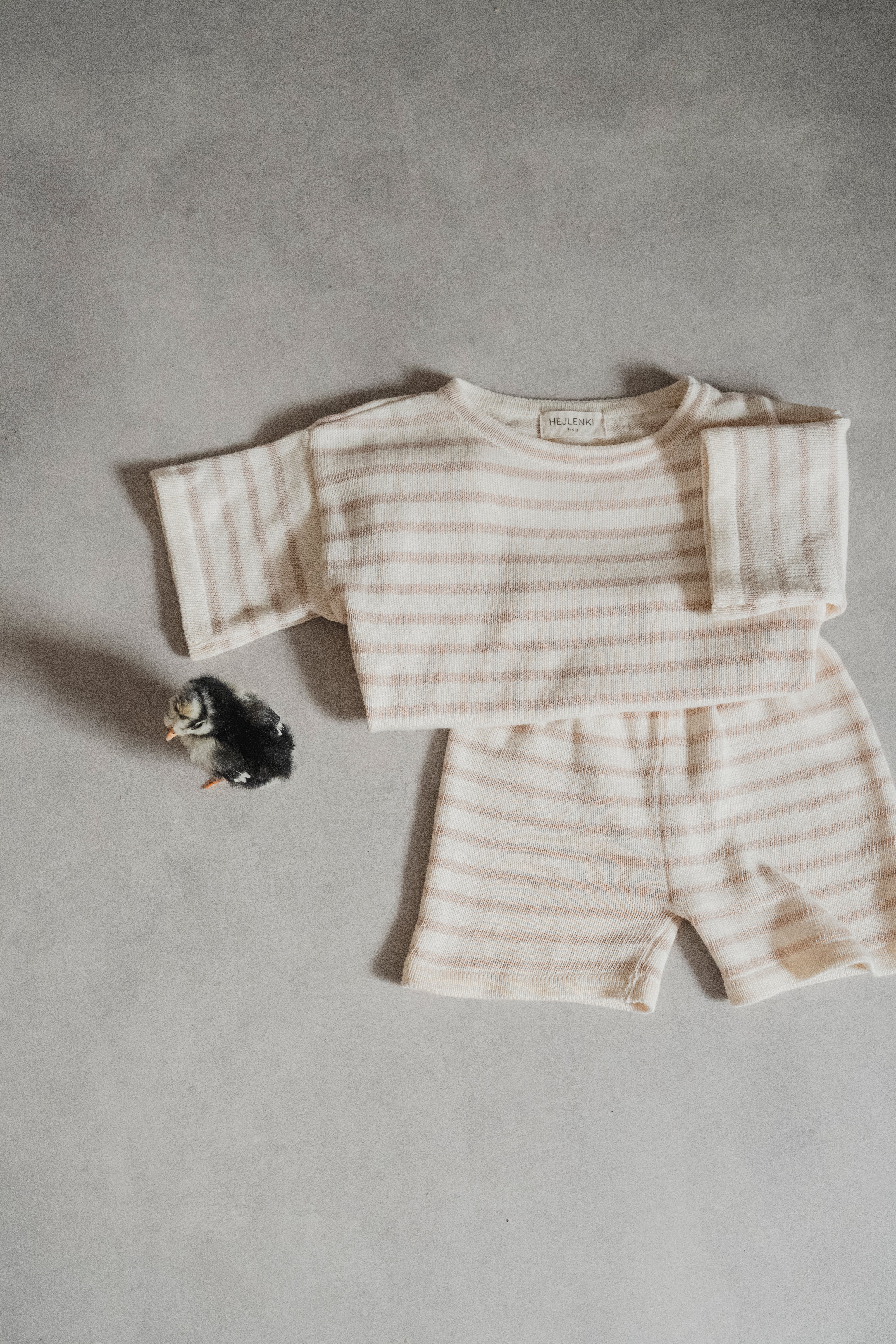 OVERSIZE KNIT SHORTS STRIPED SAND