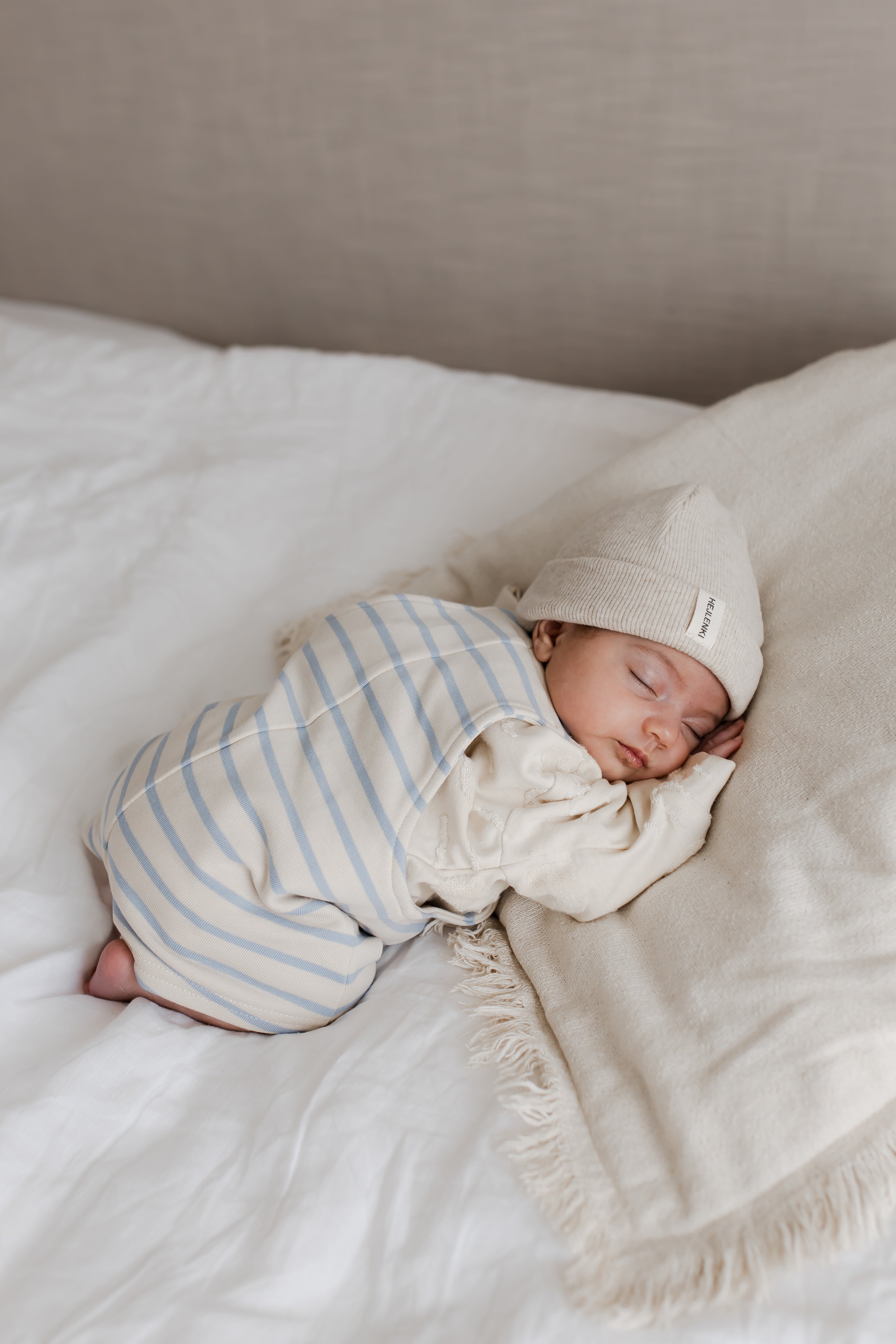 SHORT DUNGAREES WITH KNOT