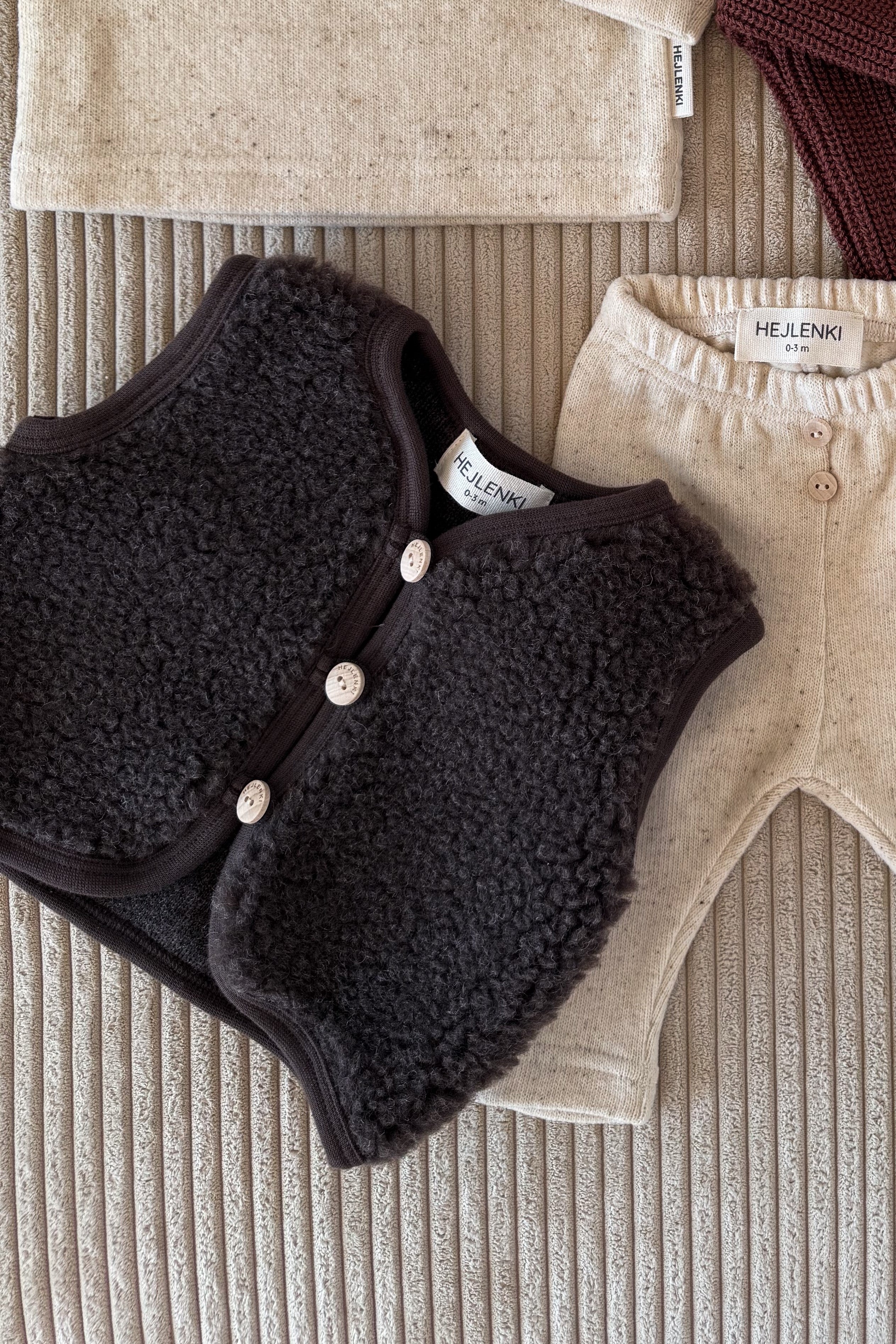 MERINO TEDDY VEST BROWN