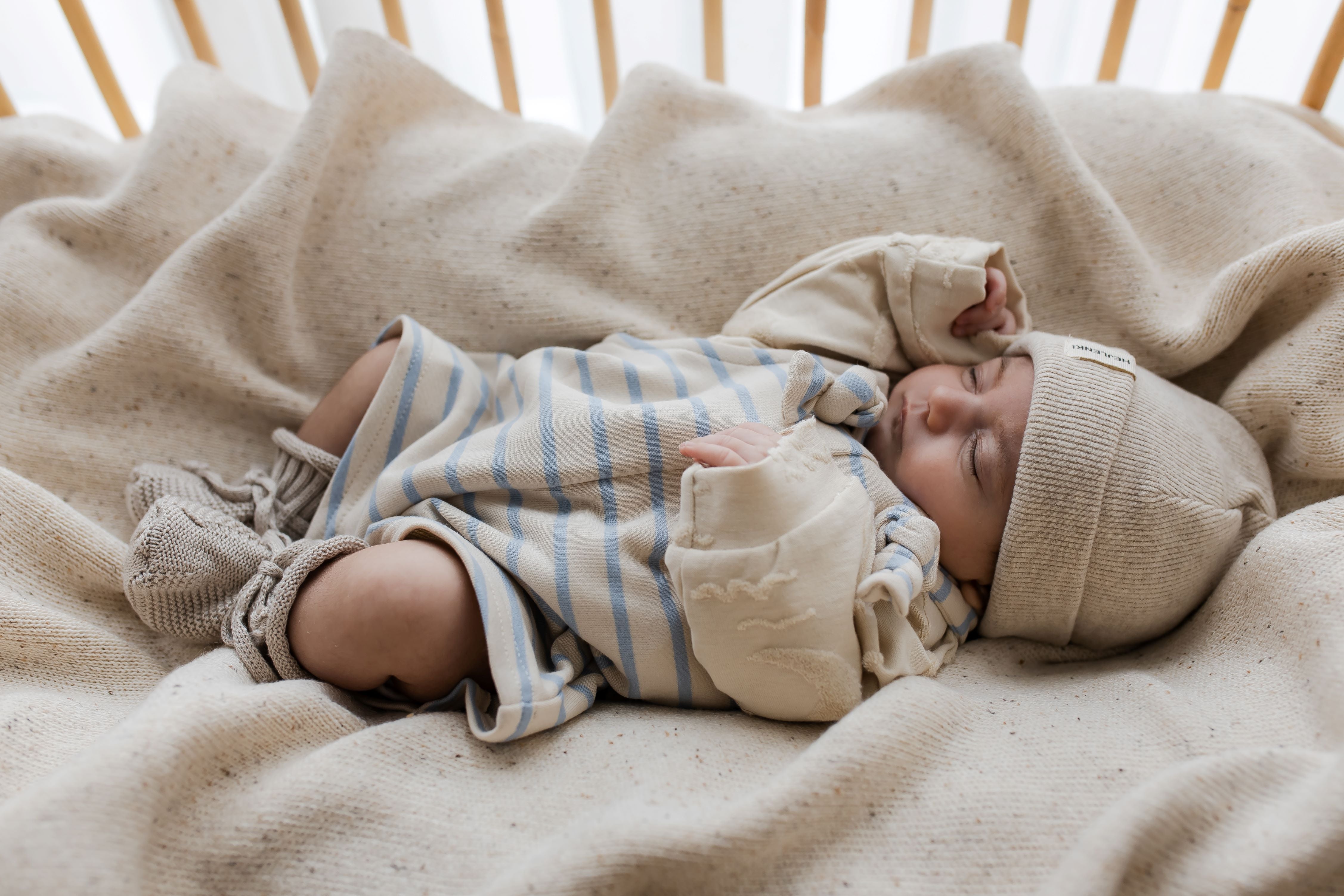 SHORT DUNGAREES WITH KNOT