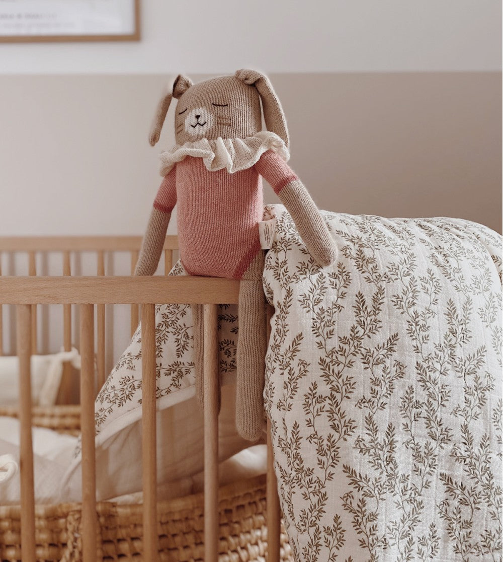 QUILTED BLANKET BAY LEAVES