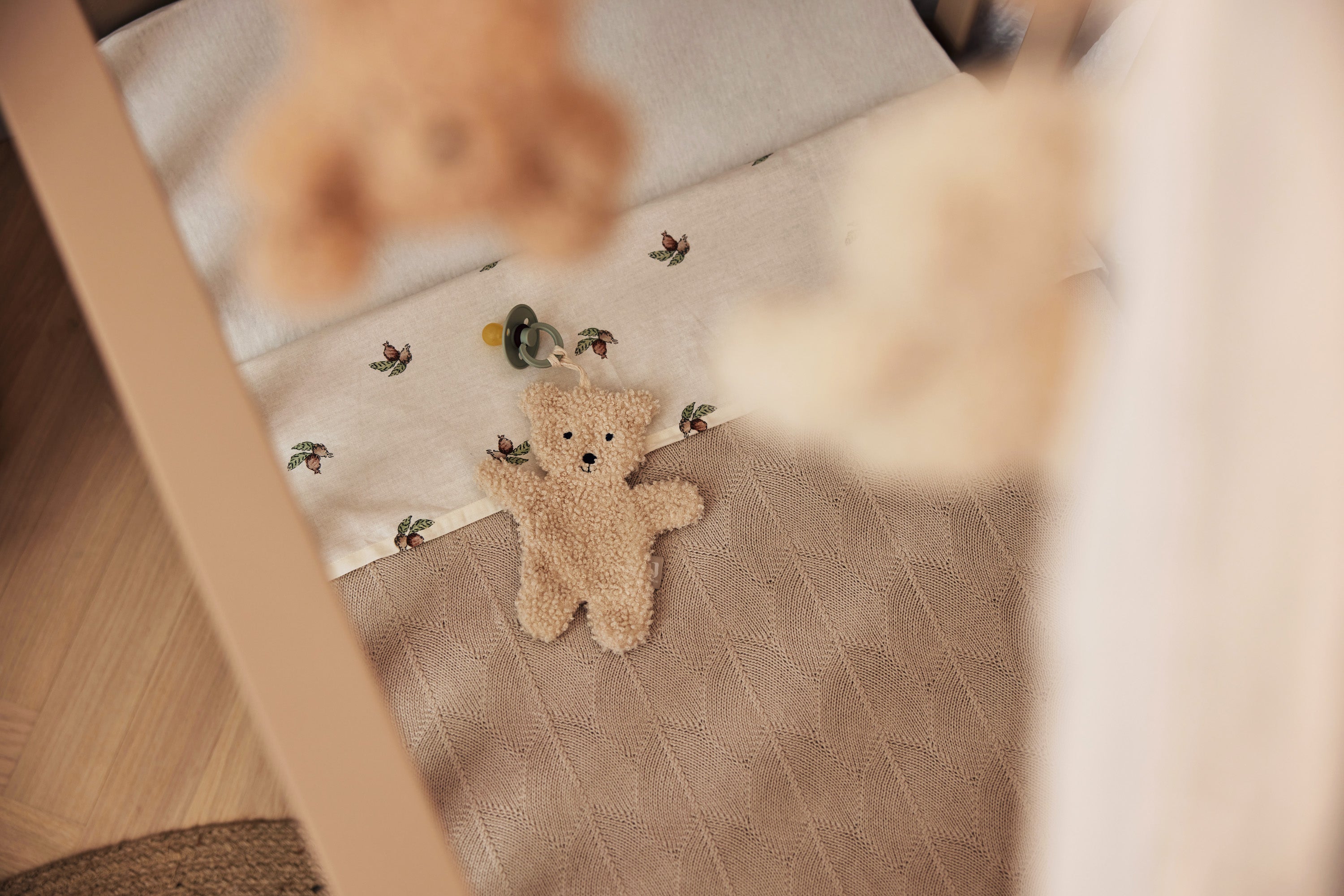 BEAR PACIFIER CLIP BEIGE