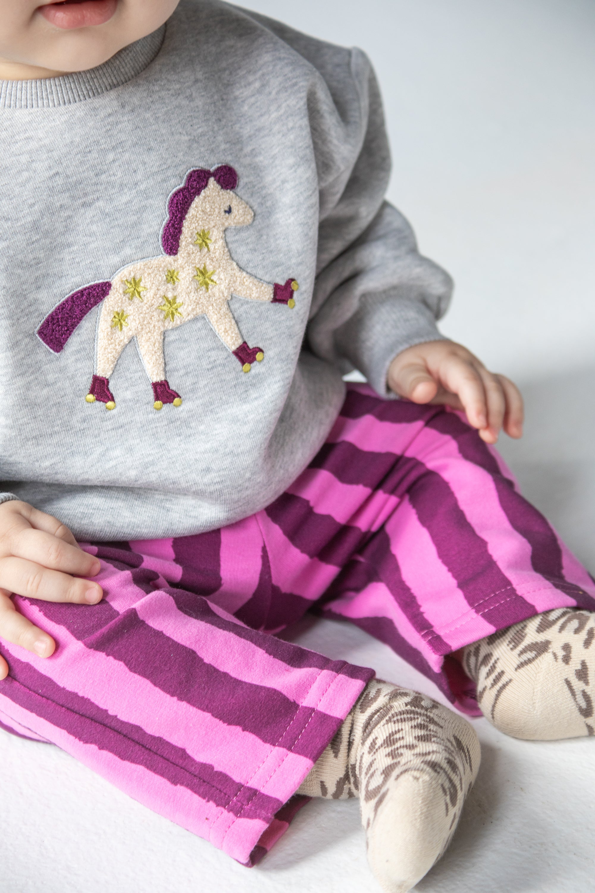 ROLLER PONY CLUB SWEATER