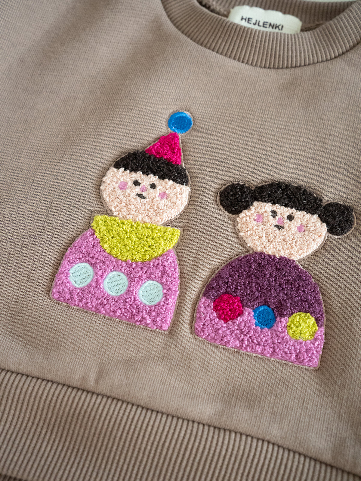 NOSTALGIC CHILDHOOD SWEATER