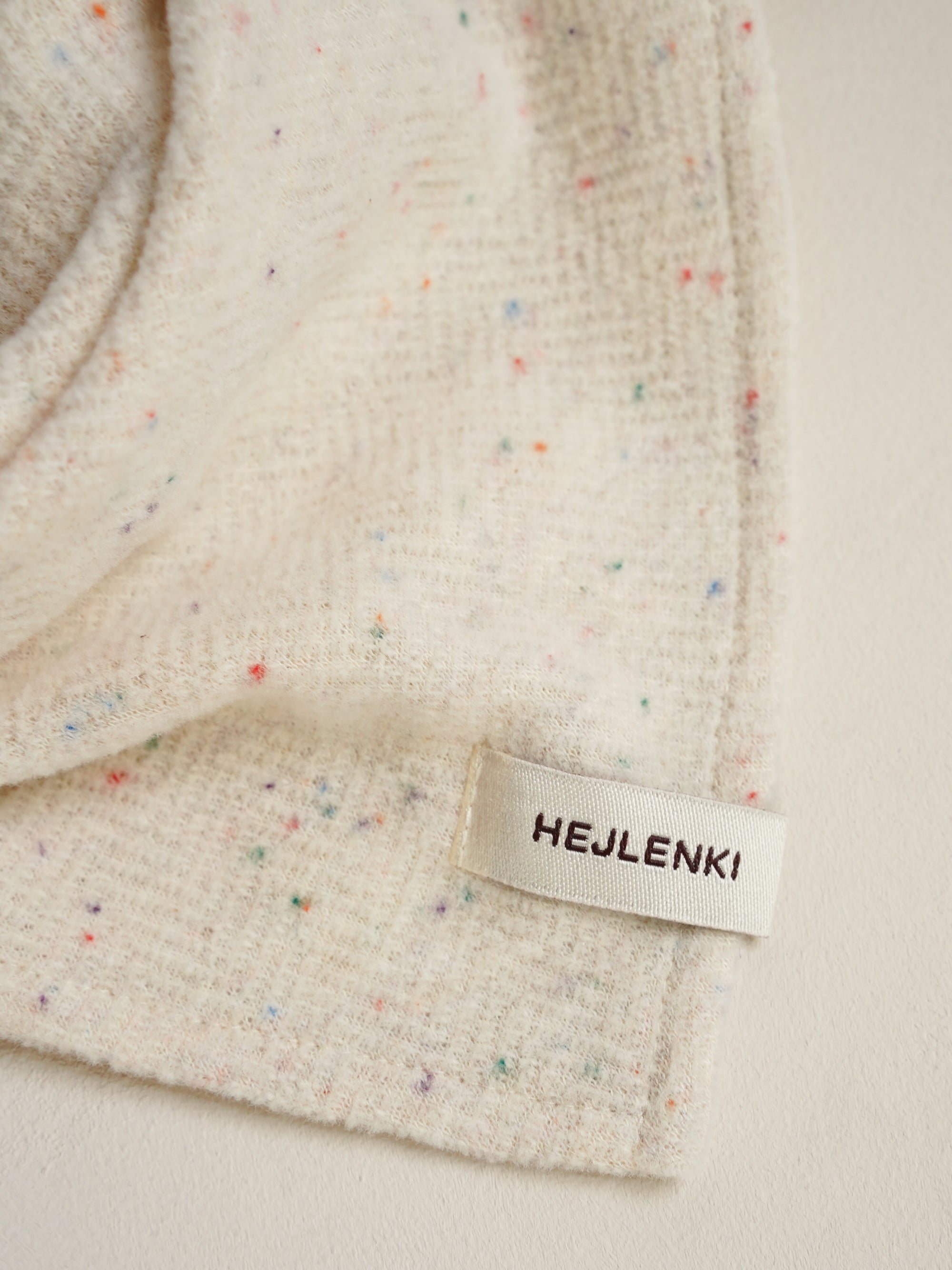 SOFT SCARF CONFETTI
