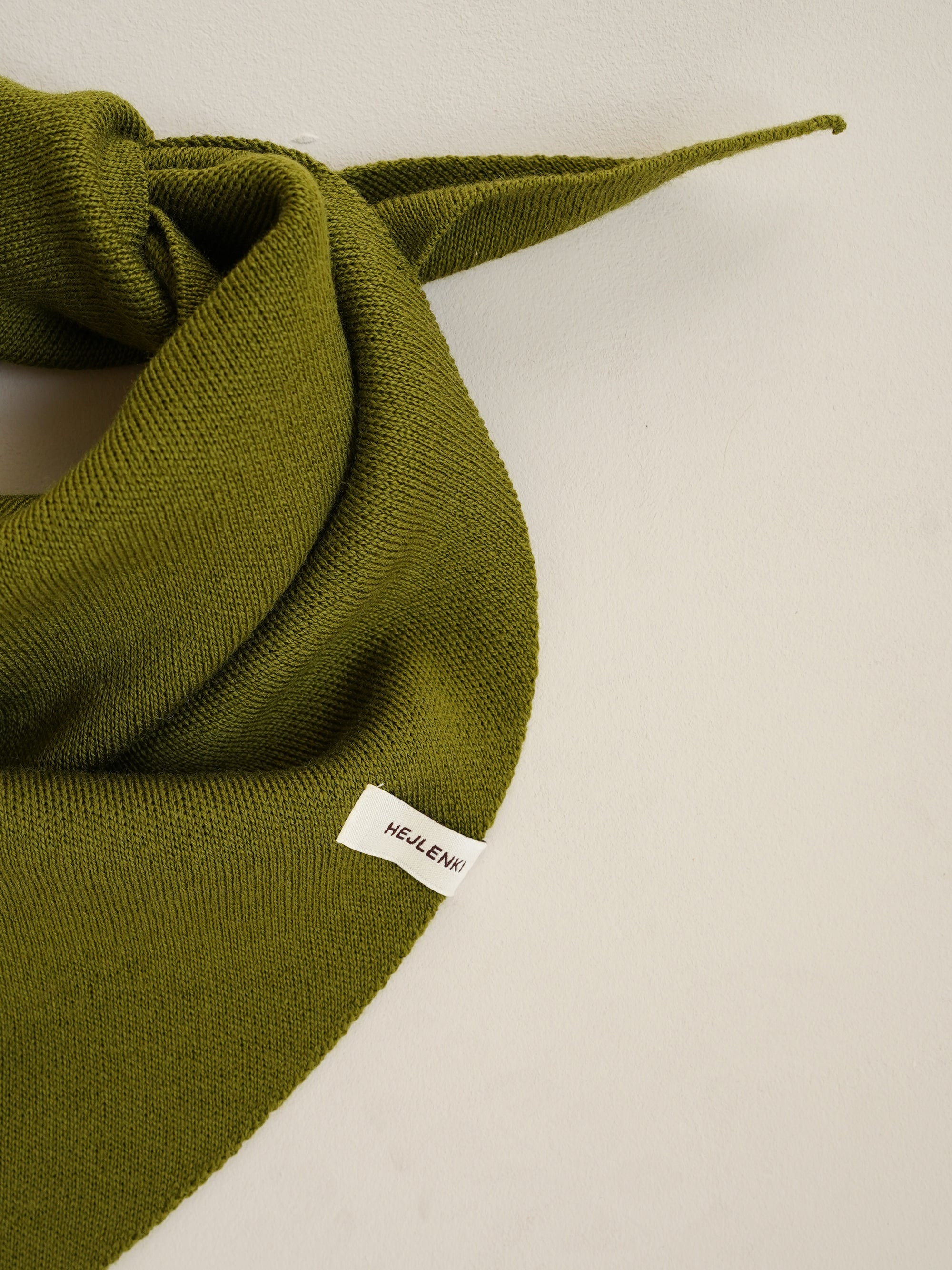 MERINO KNIT SCARF OLIVE