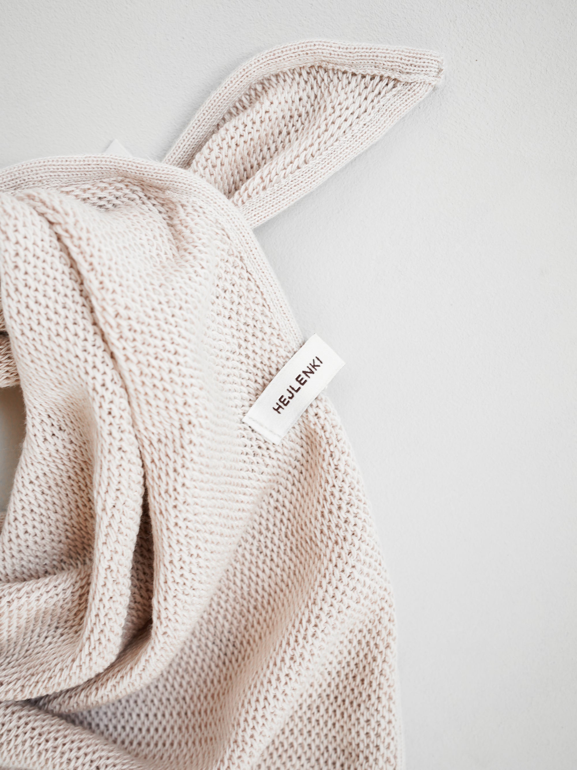 KNIT SCARF SILKY TOFU