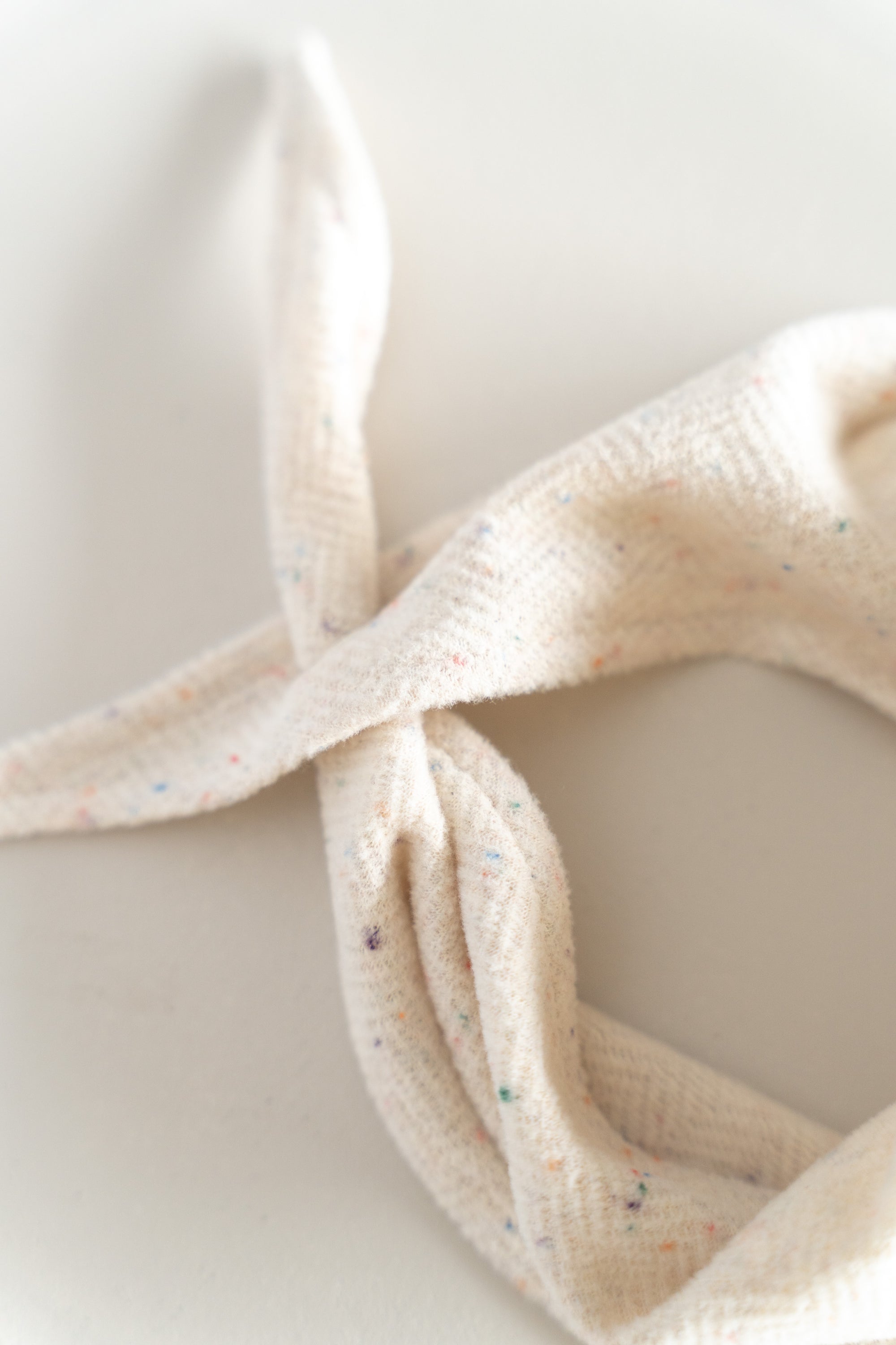 SOFT SCARF CONFETTI