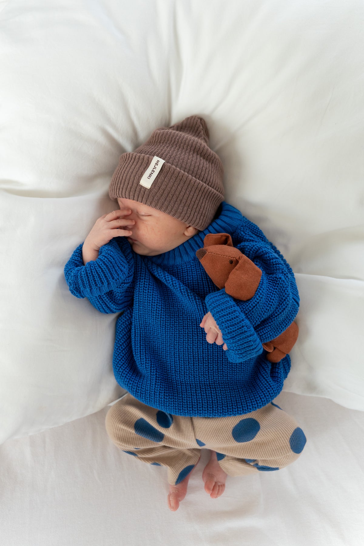 KNIT BEANIE HOT COCOA