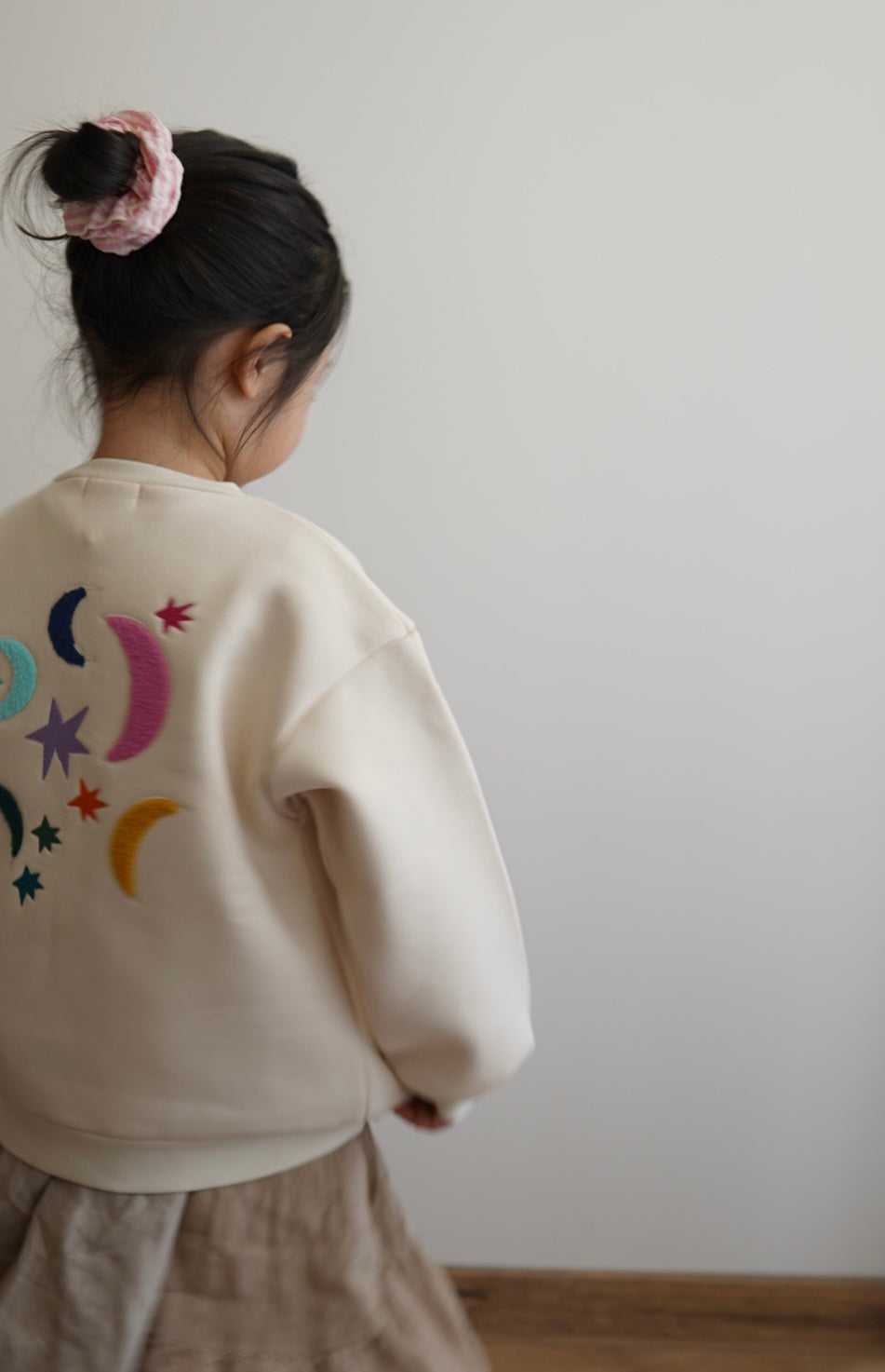 COMMUNITY SWEATER DREAM BIG