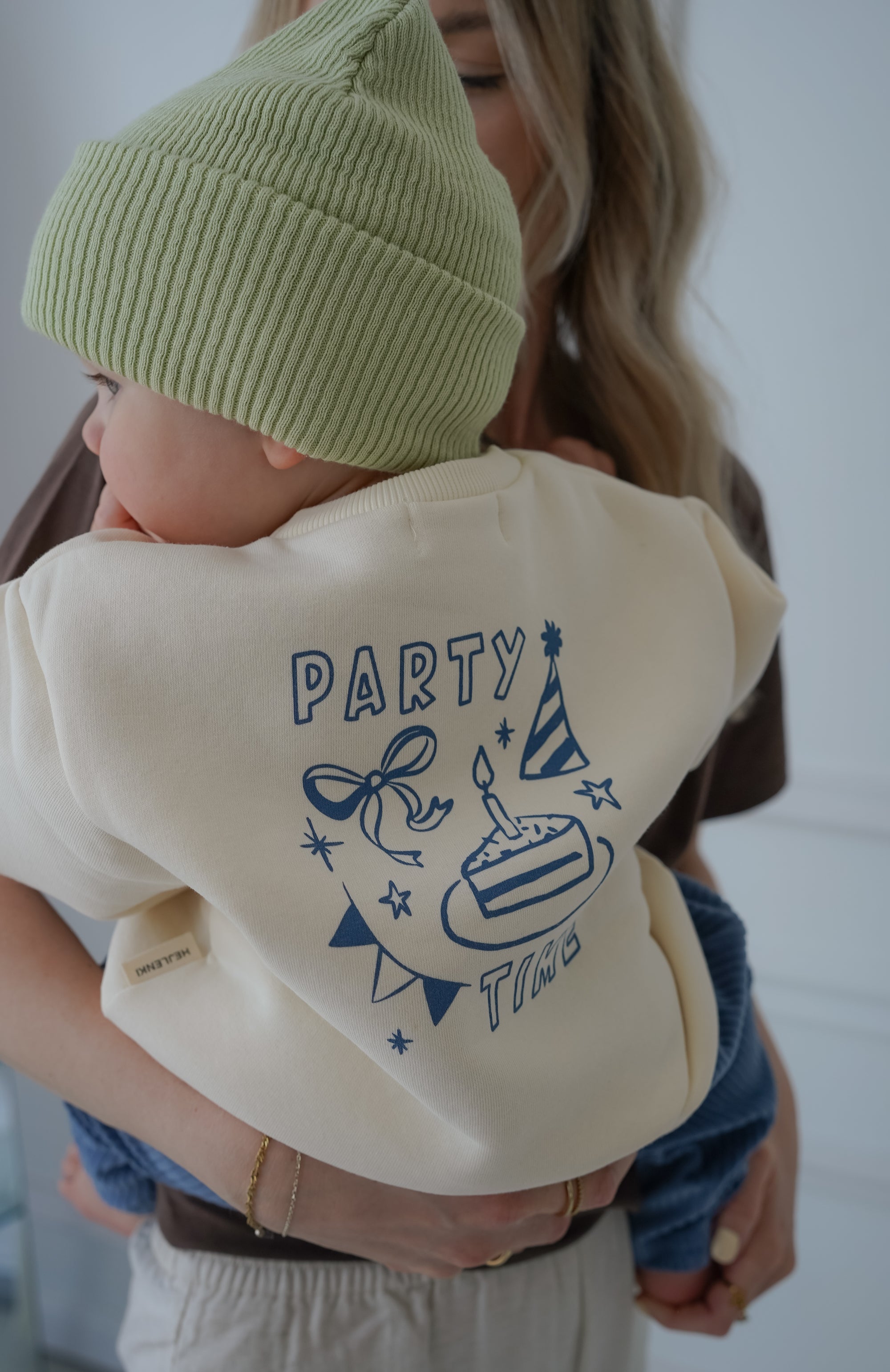 PARTY SWEATER