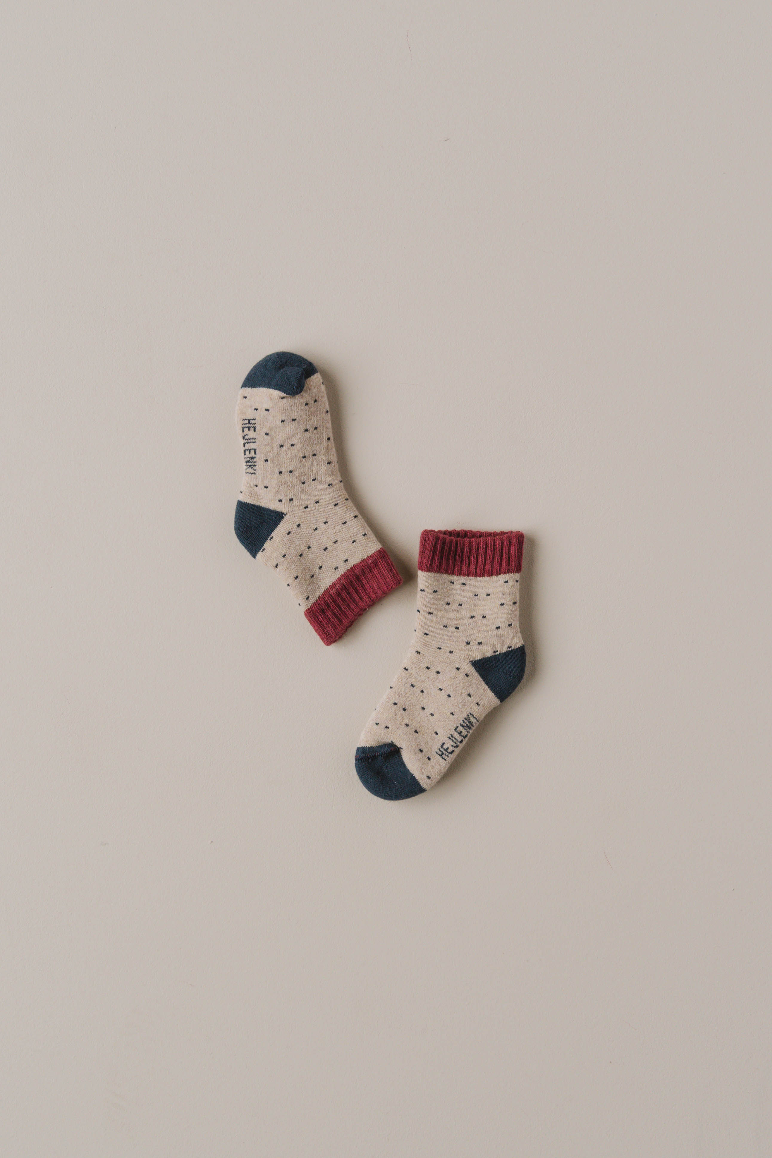 WARM FROTTEE SOCKS DOTS