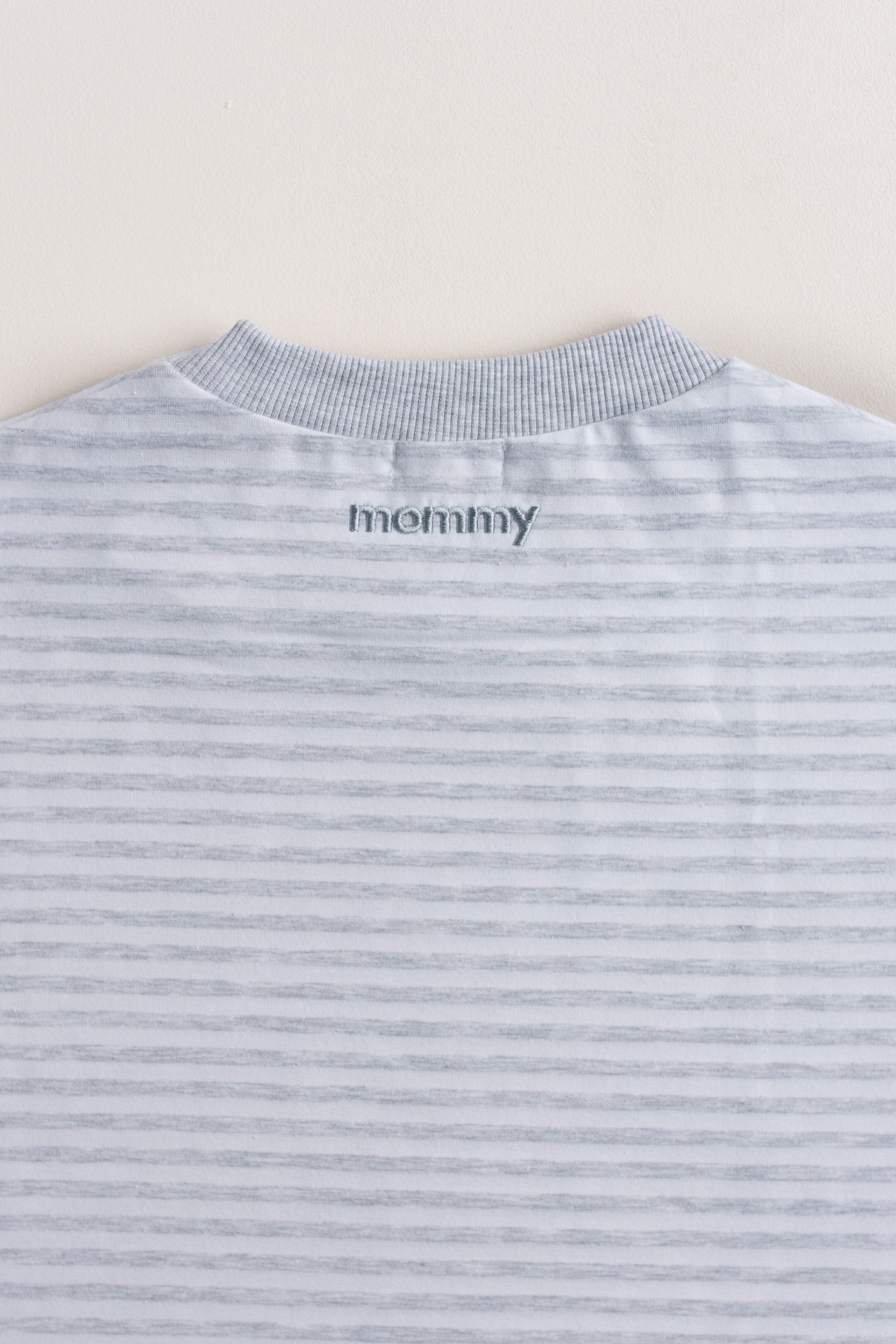 MOMMY OVERSIZE T-SHIRT STRIPED GREY
