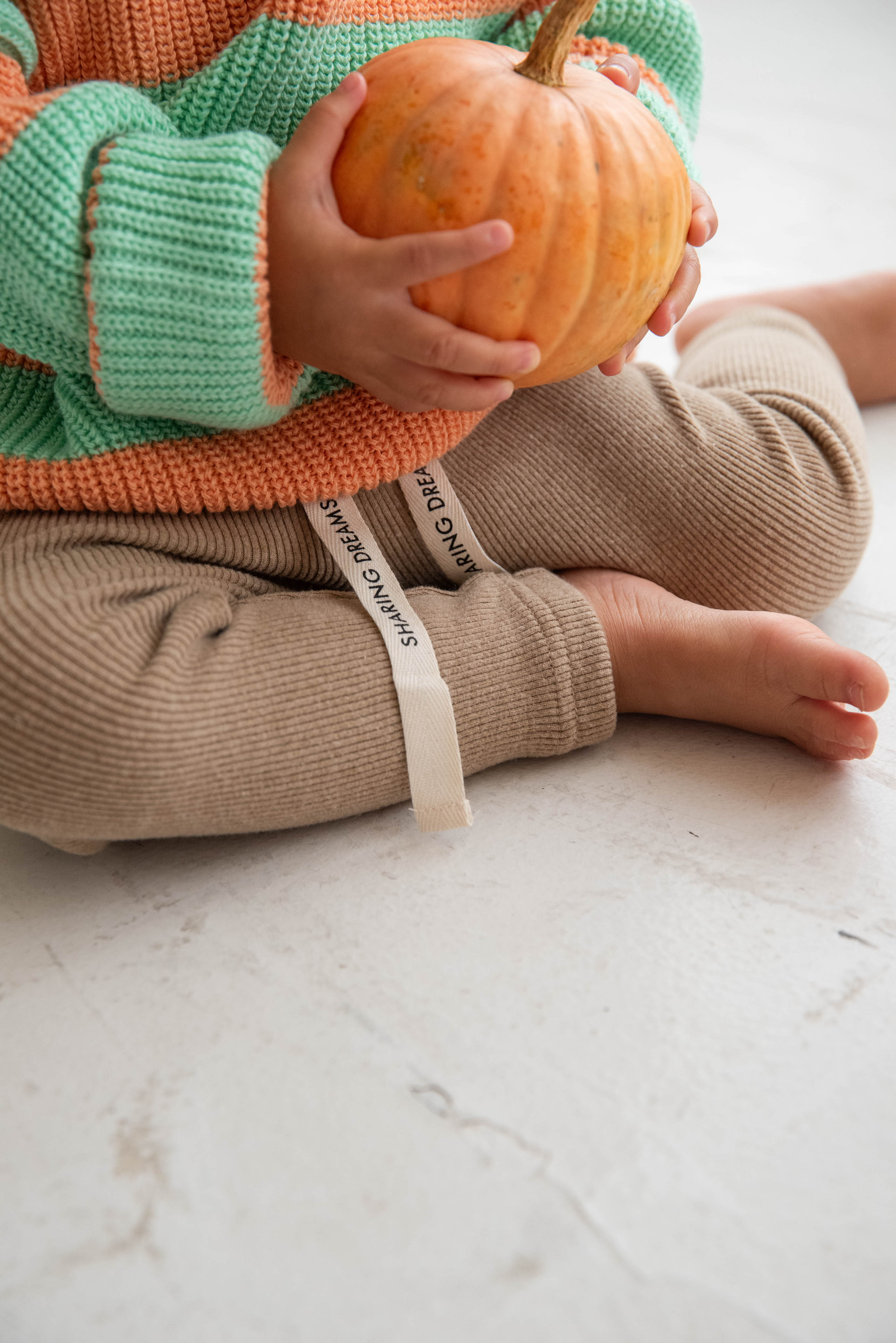 SOFT RIB LEGGINGS SHARING DREAMS CAFÉ