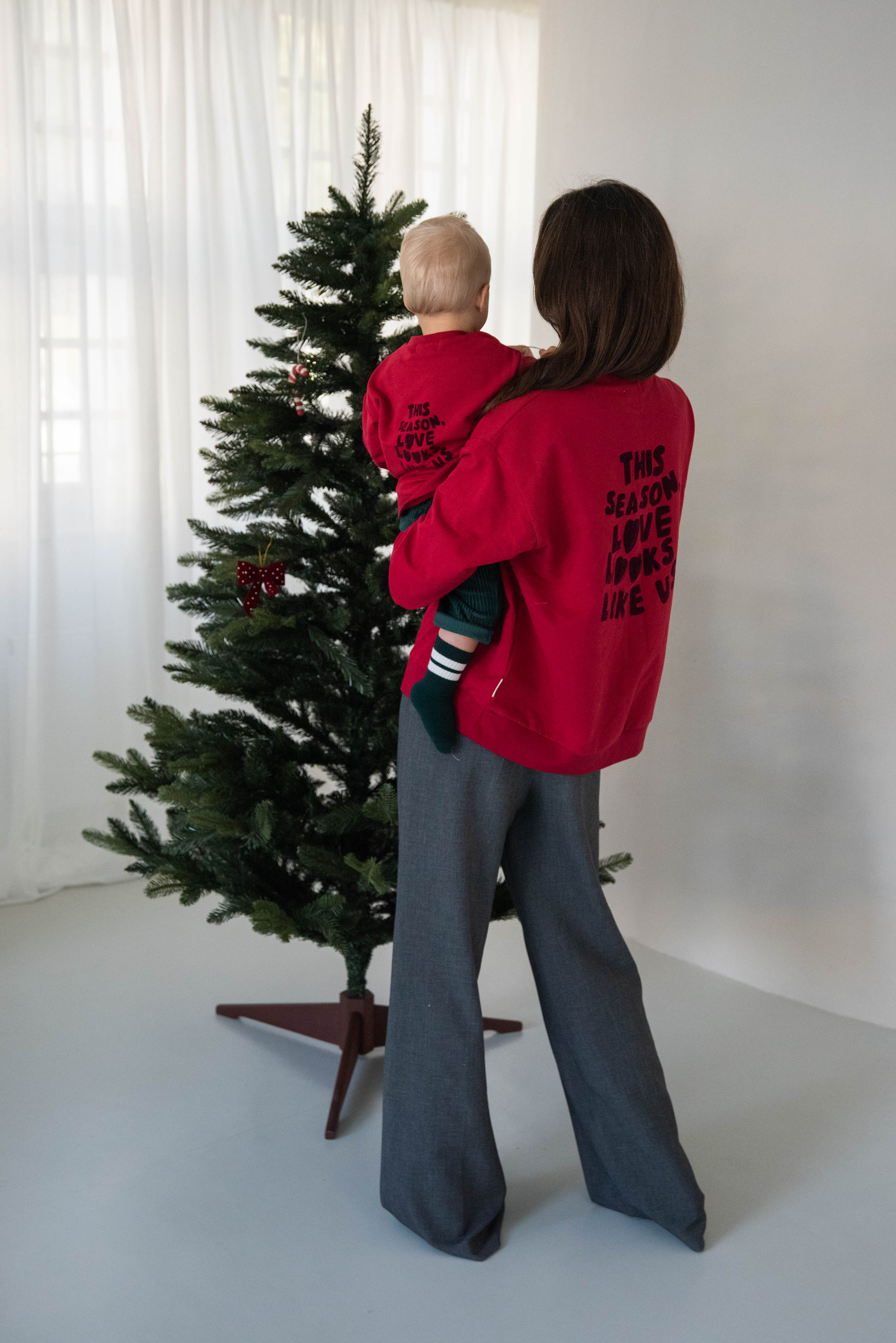 MOM LOVE LOOKS LIKE US SWEATER