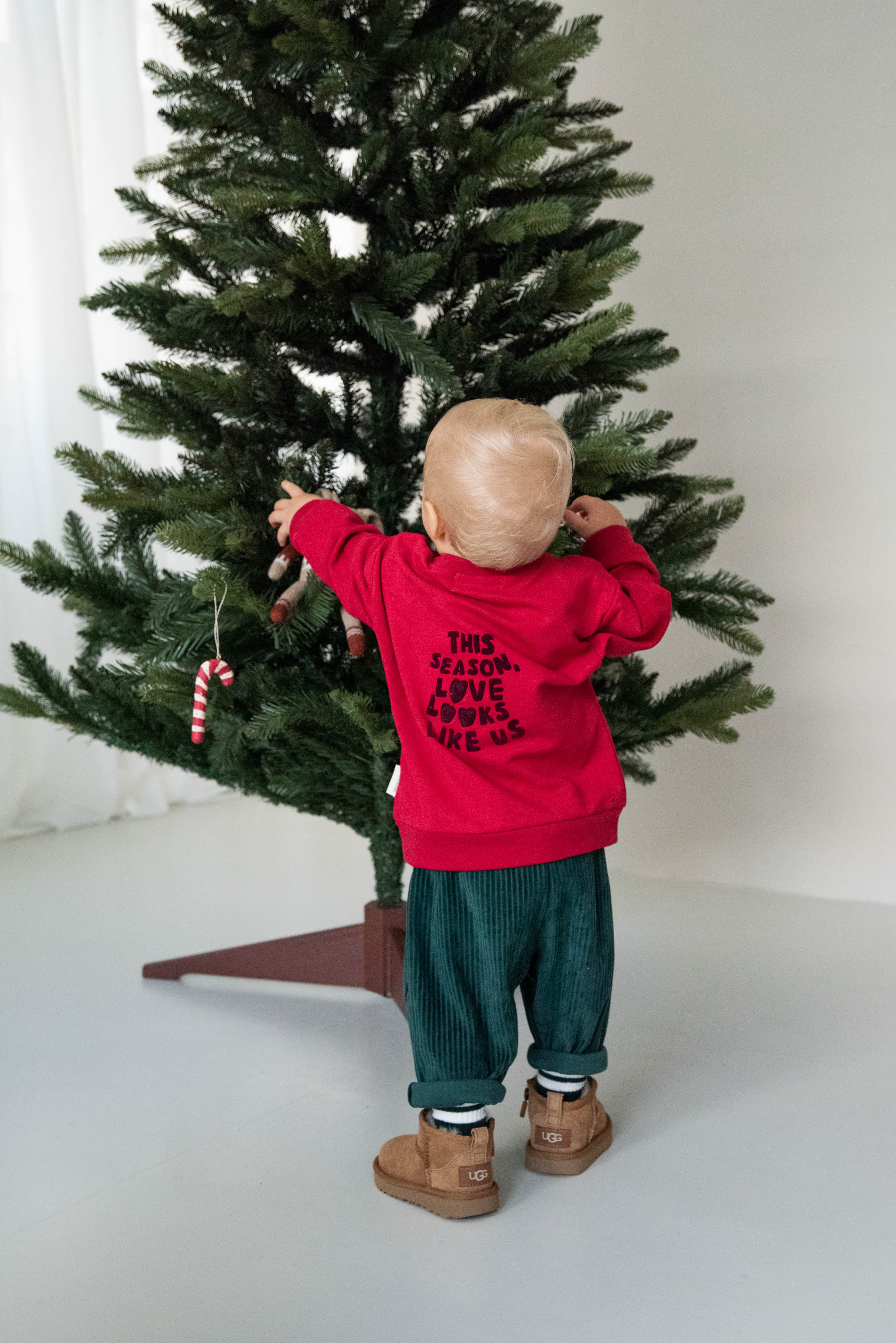 LOVE LOOKS LIKE US SWEATER