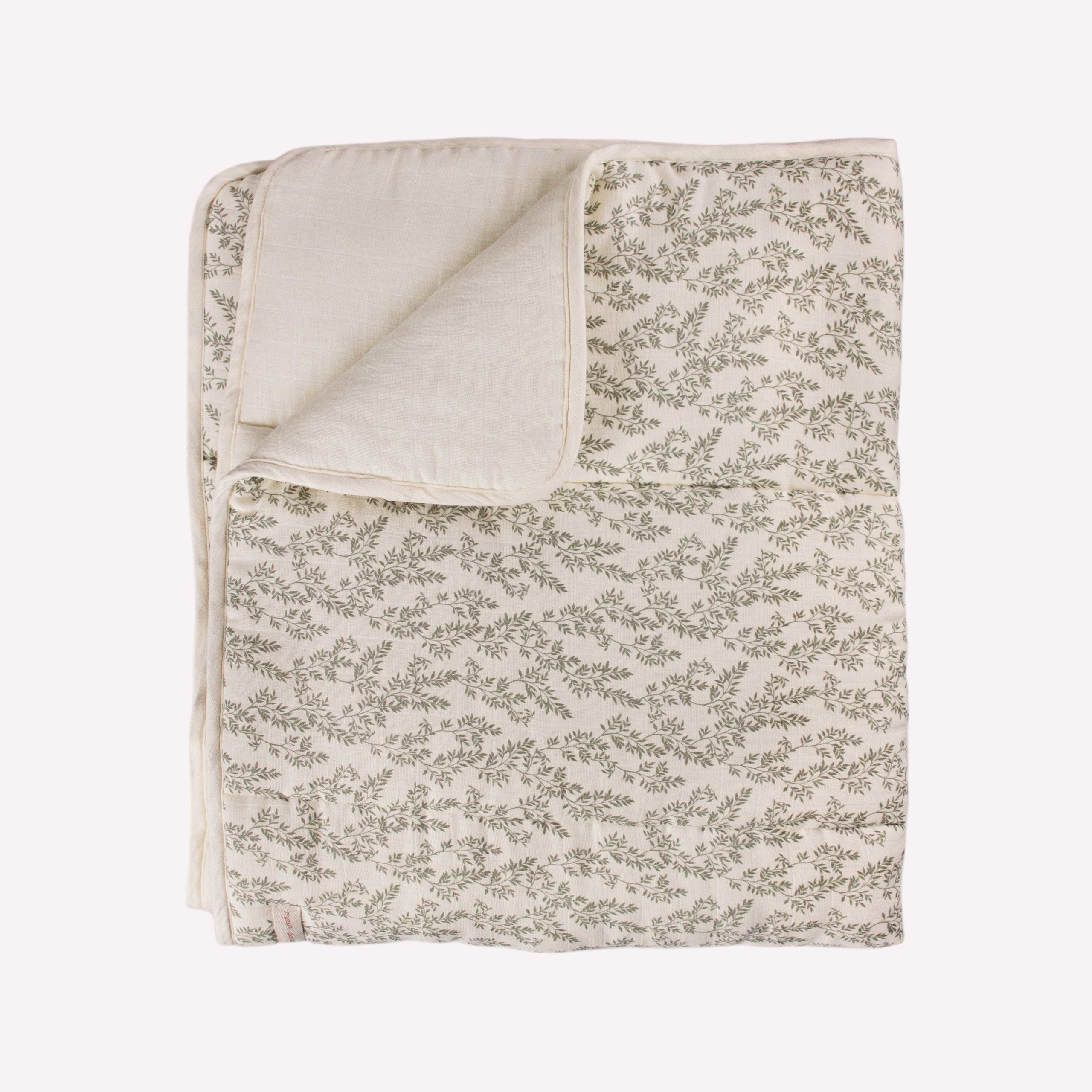 QUILTED BLANKET BAY LEAVES